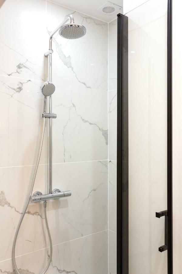 Habitat Parisien - Ponthieu Champs Elysees Appartement Parijs
